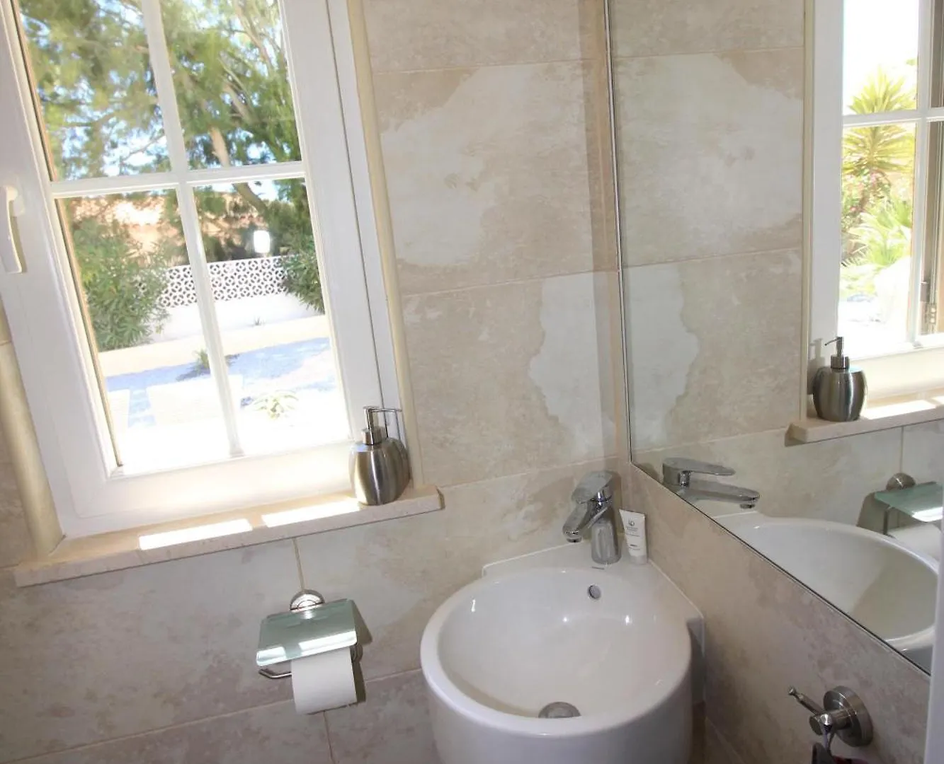 Vila Marques Da Luz, Eine Ideale Villa Fuer Gaeste, Die Ruhe Und Entspannung In Angenehmem Ambiente Suchen Montinhos da Luz Holiday home
