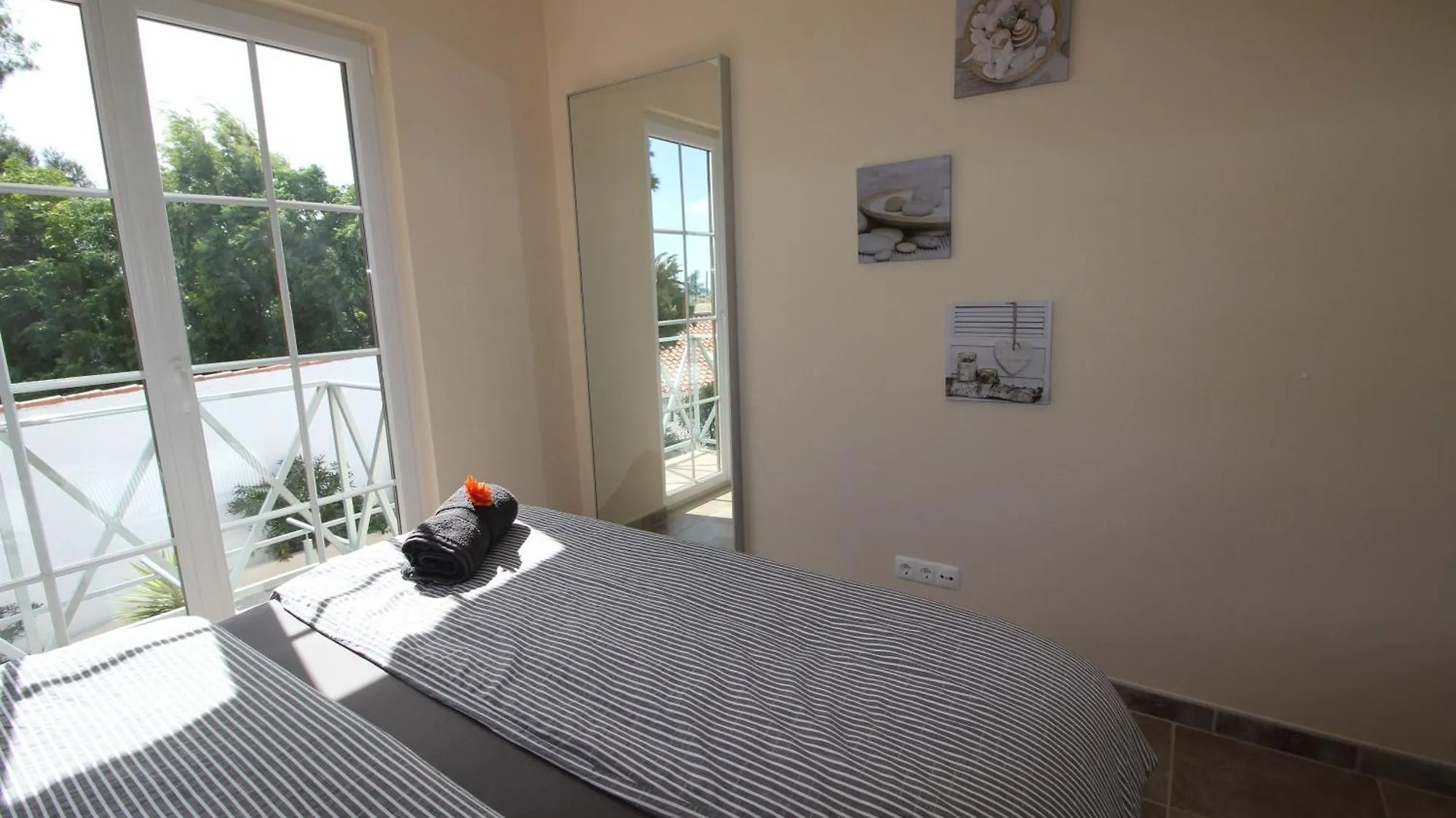 Holiday home Vila Marques Da Luz, Eine Ideale Villa Fuer Gaeste, Die Ruhe Und Entspannung In Angenehmem Ambiente Suchen Montinhos da Luz
