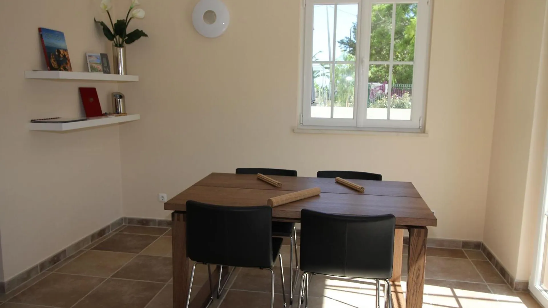 Holiday home Vila Marques Da Luz, Eine Ideale Villa Fuer Gaeste, Die Ruhe Und Entspannung In Angenehmem Ambiente Suchen Montinhos da Luz Portugal